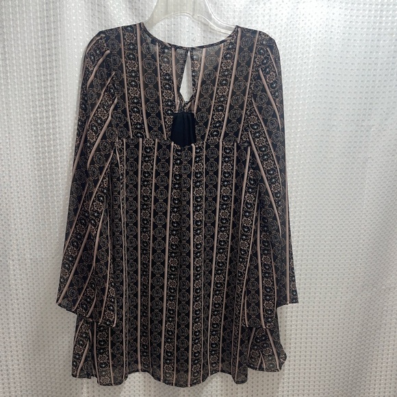 Wyld Hart Shift Dress Women’s M Black Beige Floral Boho Bell Sleeve Lined - Picture 3 of 4